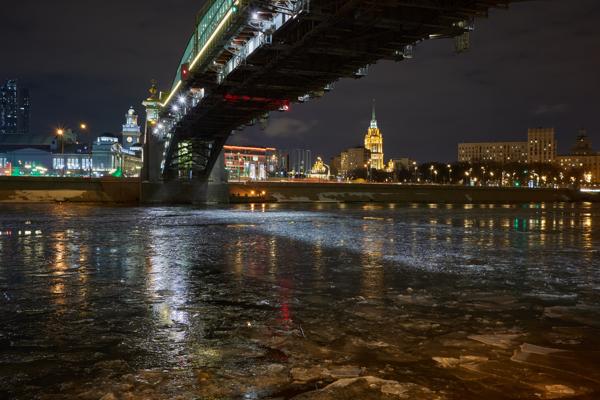Москва зимняя: между светом и льдом