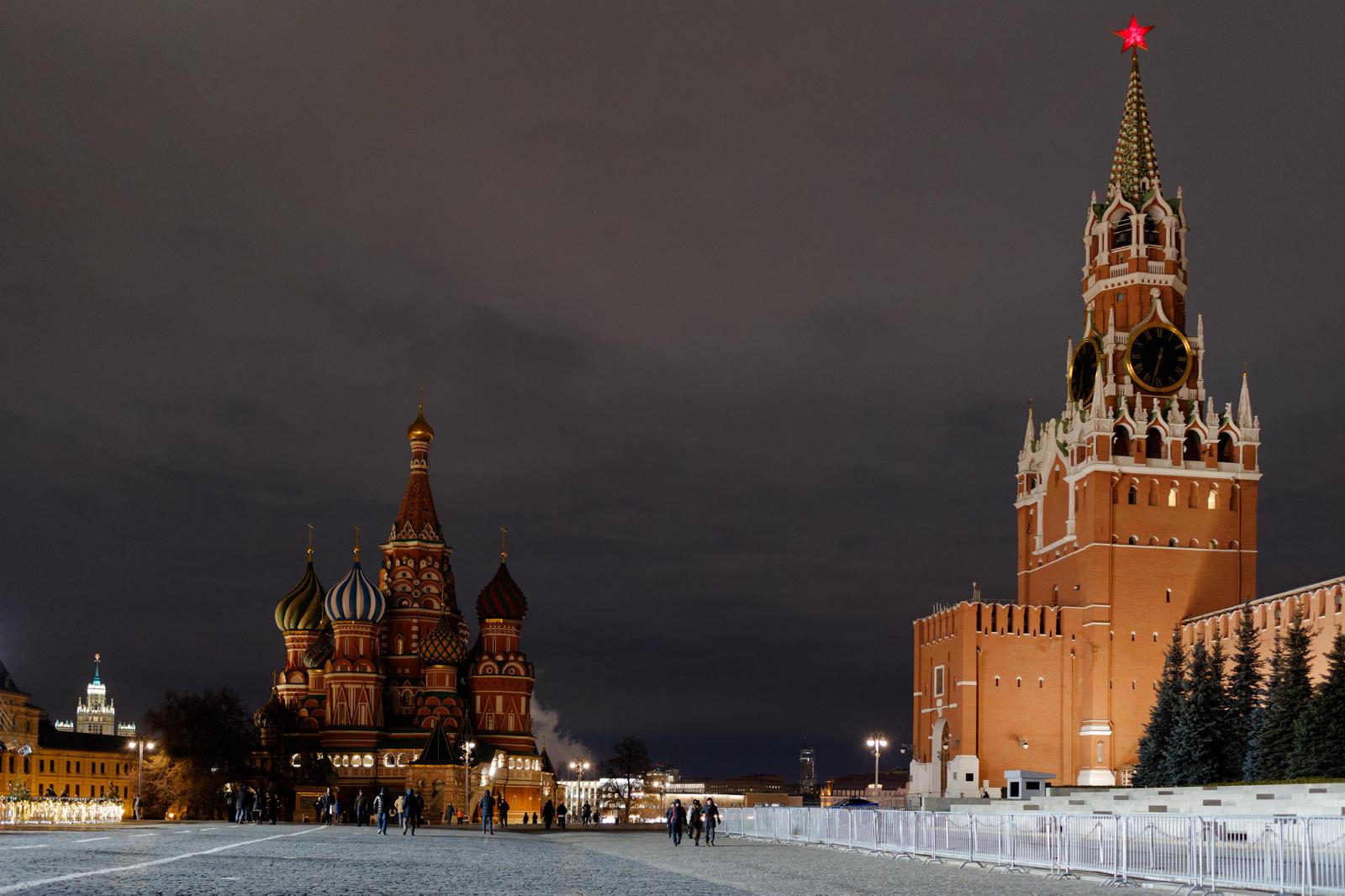 Между звоном и тишиной