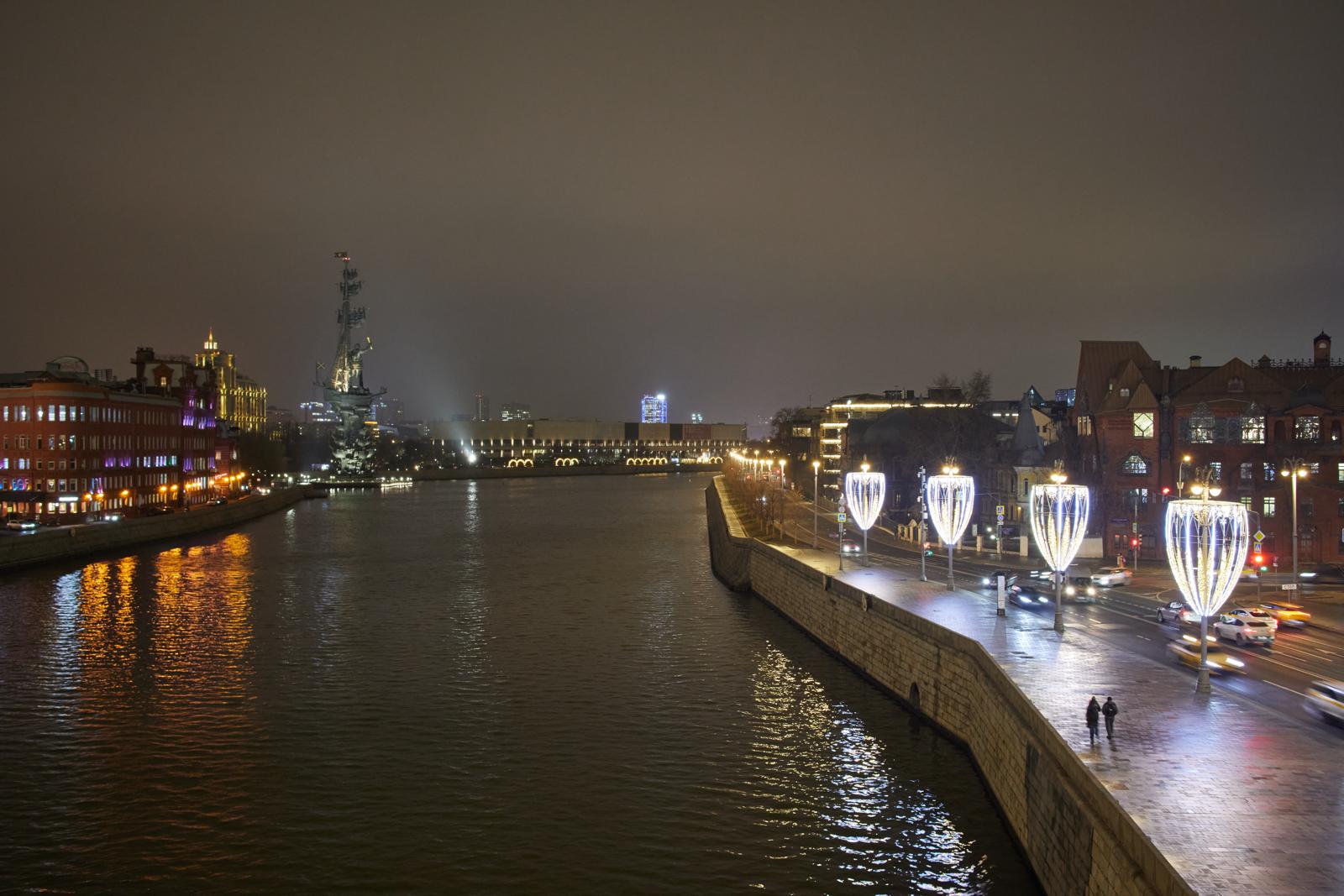 Светящиеся бокалы ночи