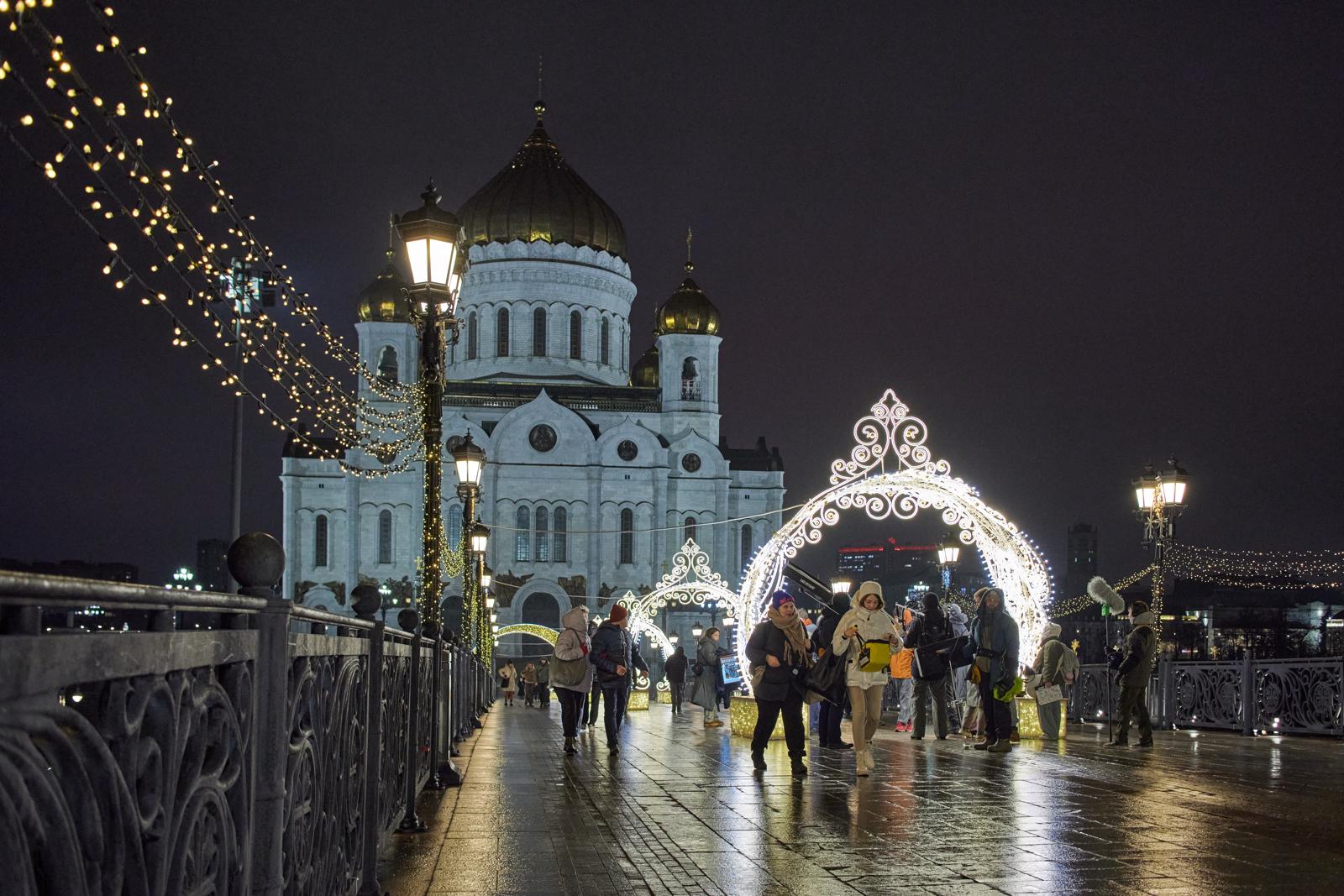 Мост между праздниками